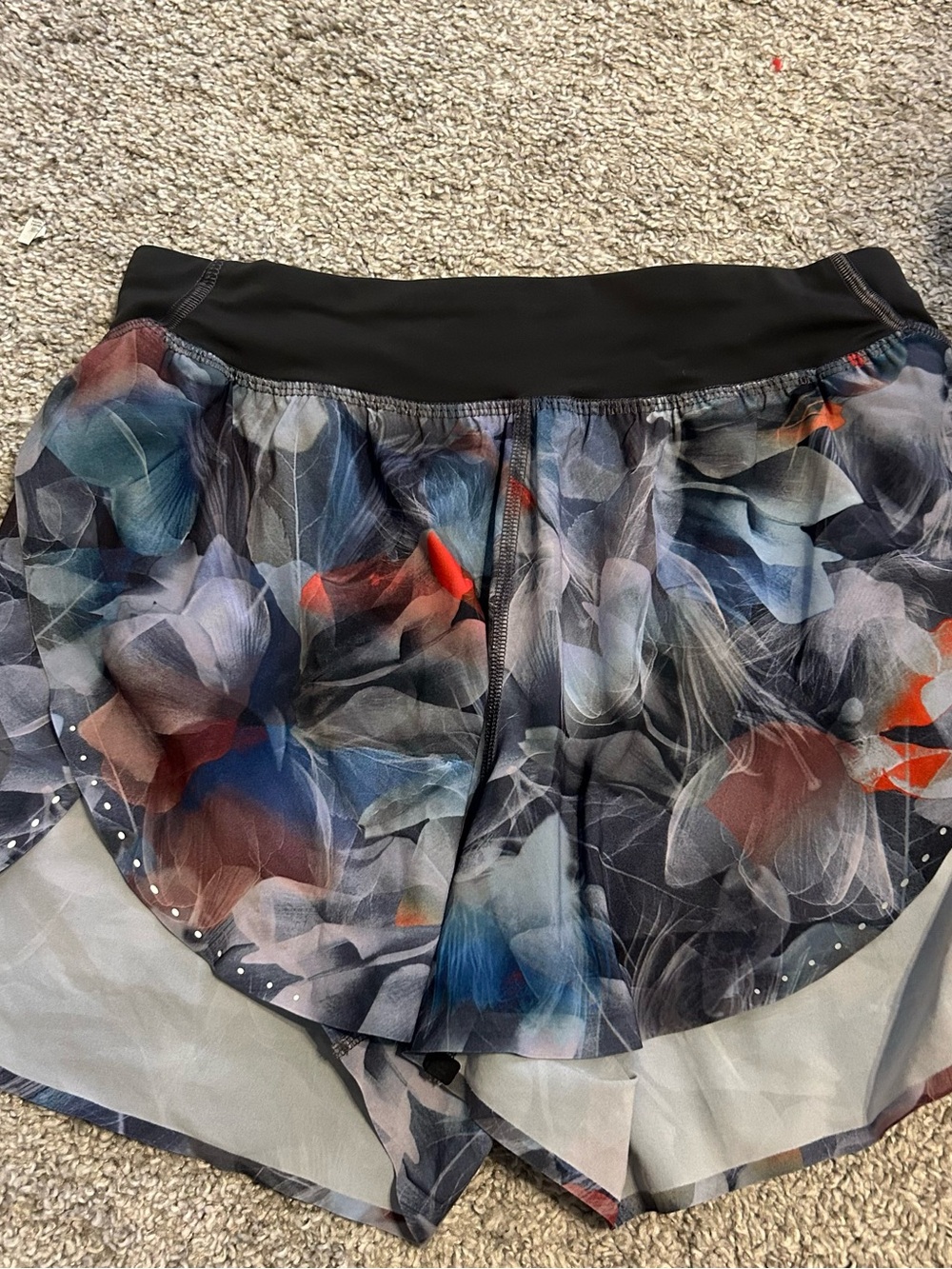 Women's Printed Athletic Skirt - Black Waistband, Multicolor Floral